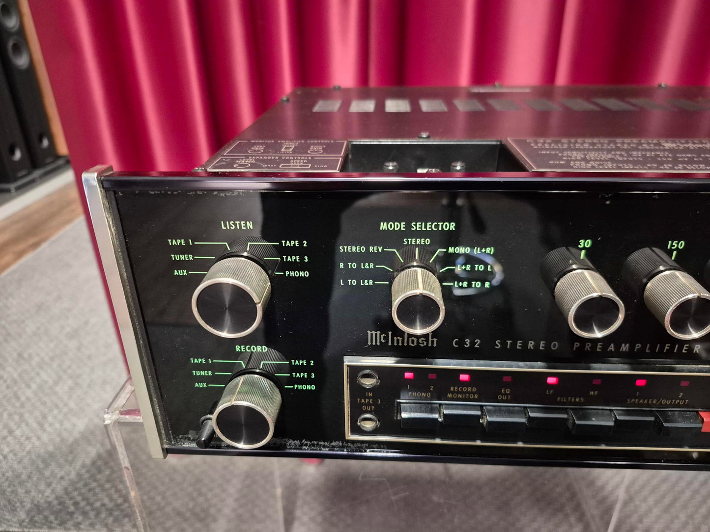 Mc INTOSH C-32 Preamplificatore