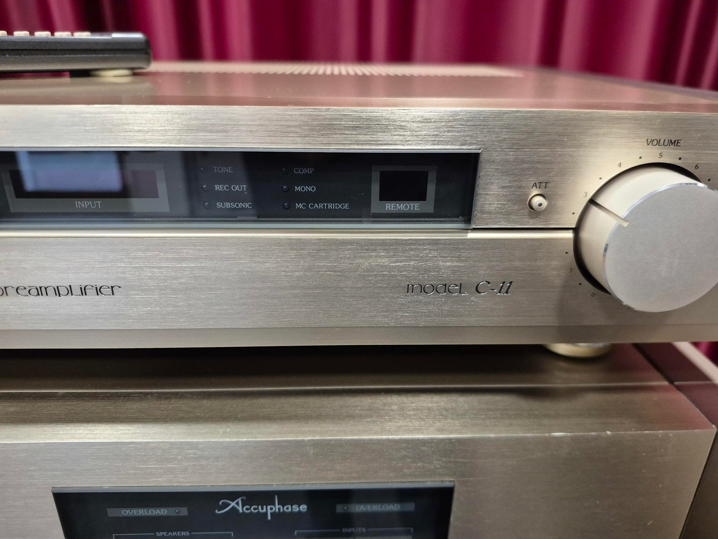 ACCUPHASE C11 e P11 - Premplificatore e finale di potenza stereo