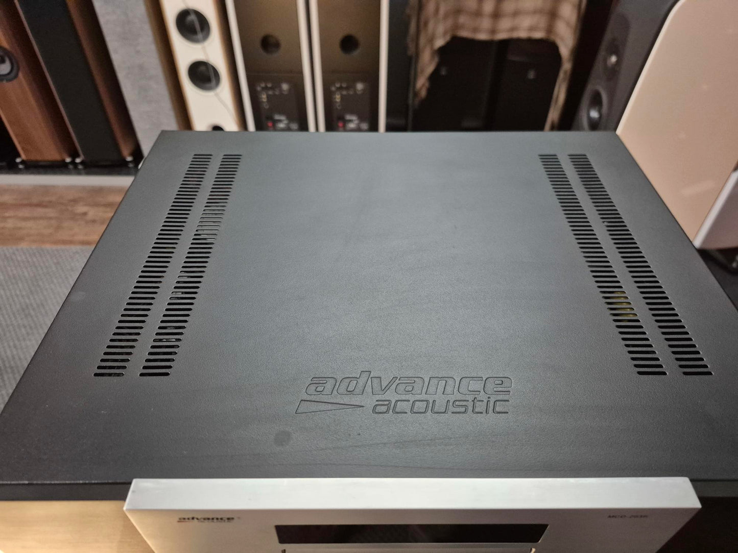 ADVANCE ACOUSTIC Amplificatore integrato MAX450 e lettore CD Audiophile MCD 203II